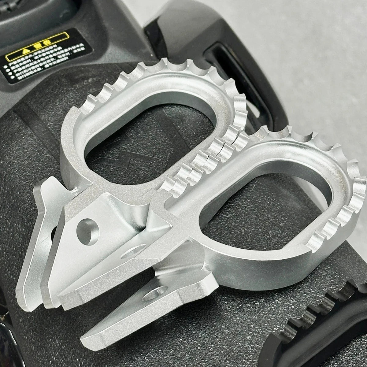 Super Ebike Ultra Bee Upgraded Wider, Longer, Lowered Height, Rearward-Shifted Footpegs Lightweight Aluminum Alloy Footpegs